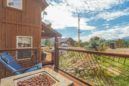 Cabin~Views~Heart Of Town~W&D~Fireplace~Kitchen Woodland Park Exteriör bild