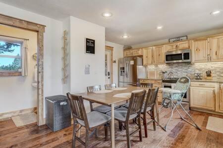 Cabin~Views~Heart Of Town~W&D~Fireplace~Kitchen Woodland Park Exteriör bild